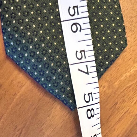 Men's Banana Republic Green Tie with White Dot and Darker Green Medallion Detail - Picture 4 of 4